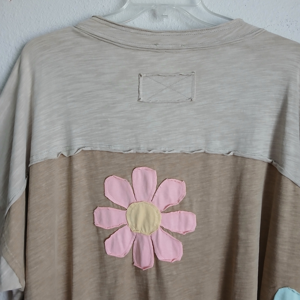 Easel Flower Patchwork Pull On Top Artsy Boho - image 7